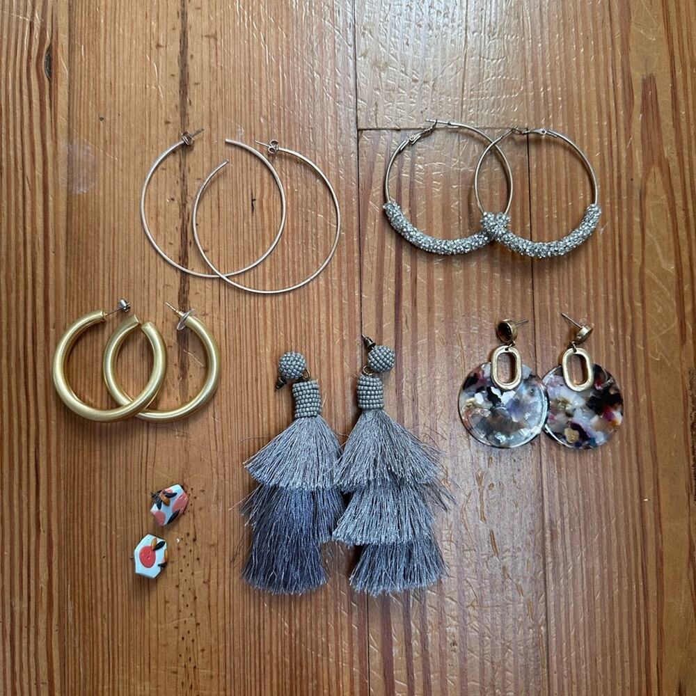 Earring lot: 3 sets of hoops, 1 pair of studs, 1 pair of tassel earrings